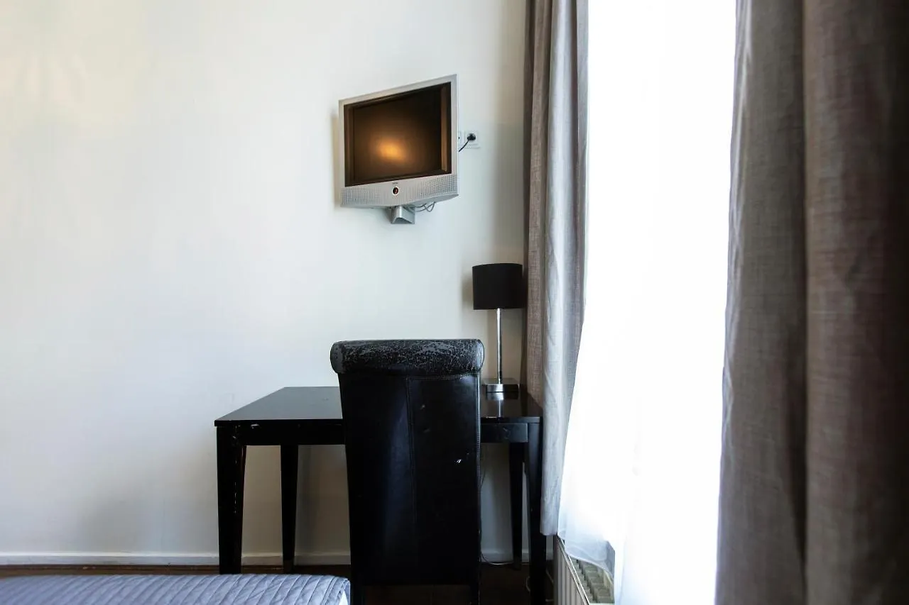 **  Quentin England Hotel Amsterdam Netherlands