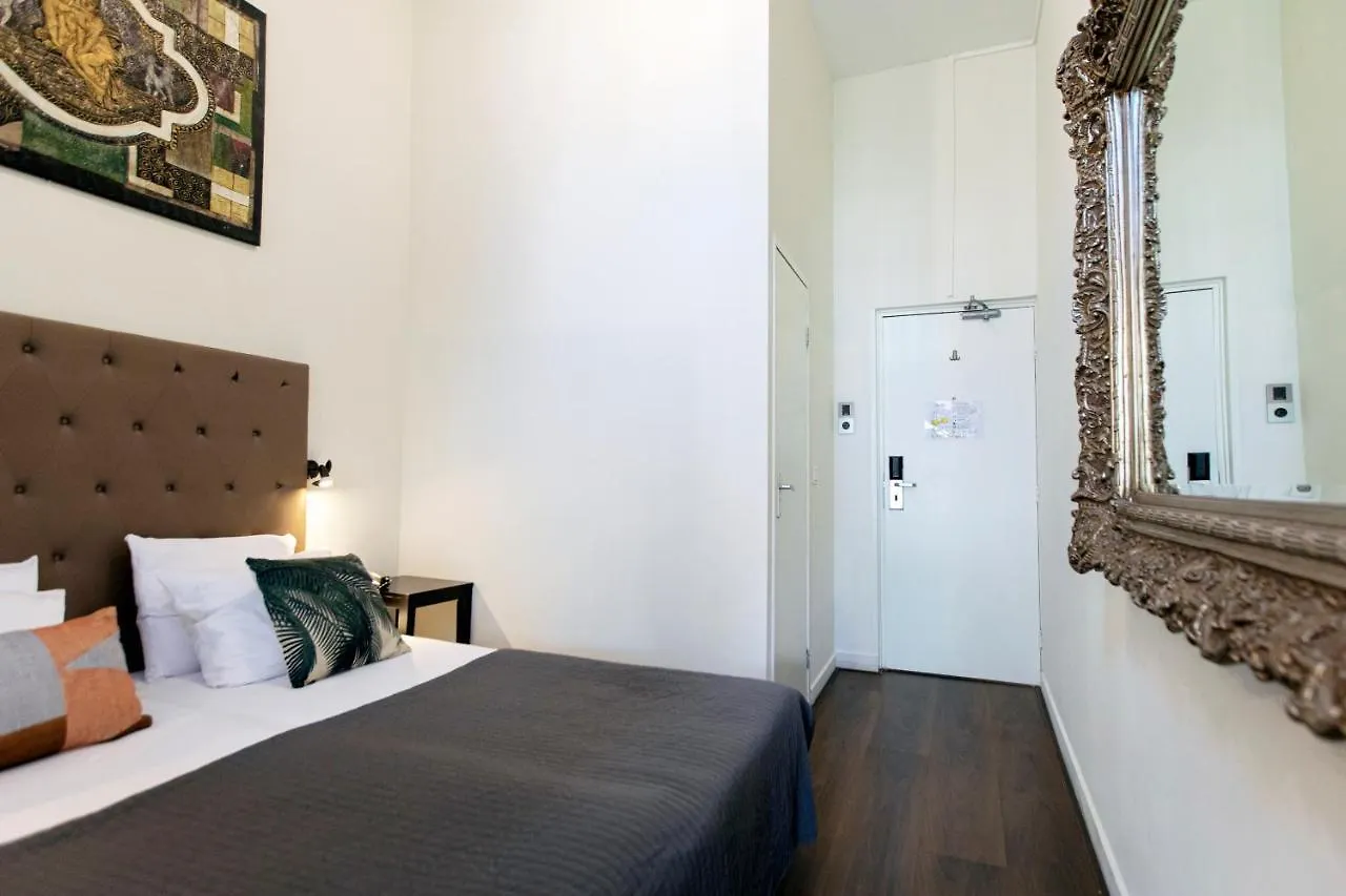**  Quentin England Hotel Amsterdam Nizozemsko