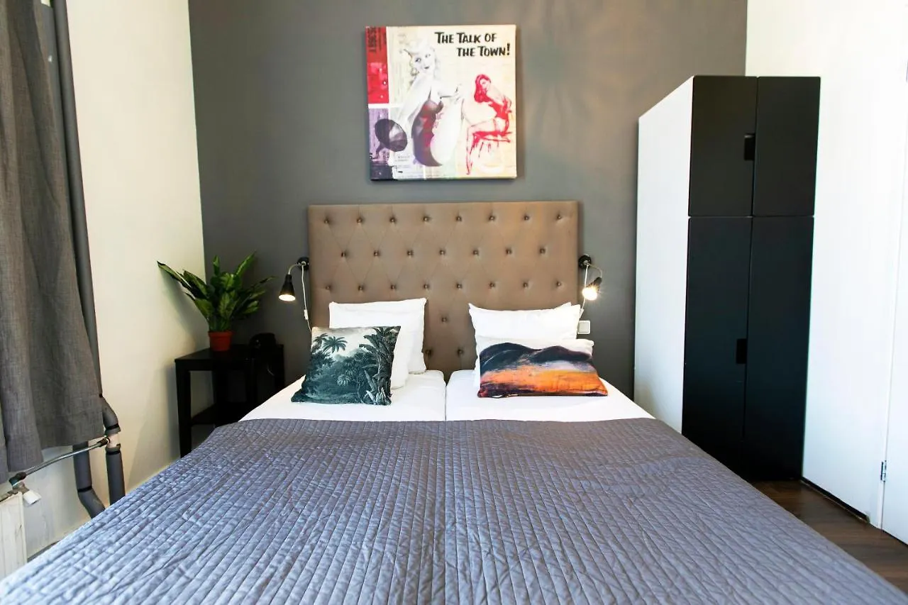 **  Quentin England Hotel Amsterdam Nizozemsko